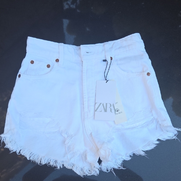 Zara Women's White Frayed Jean Shorts - Picture 1 of 12